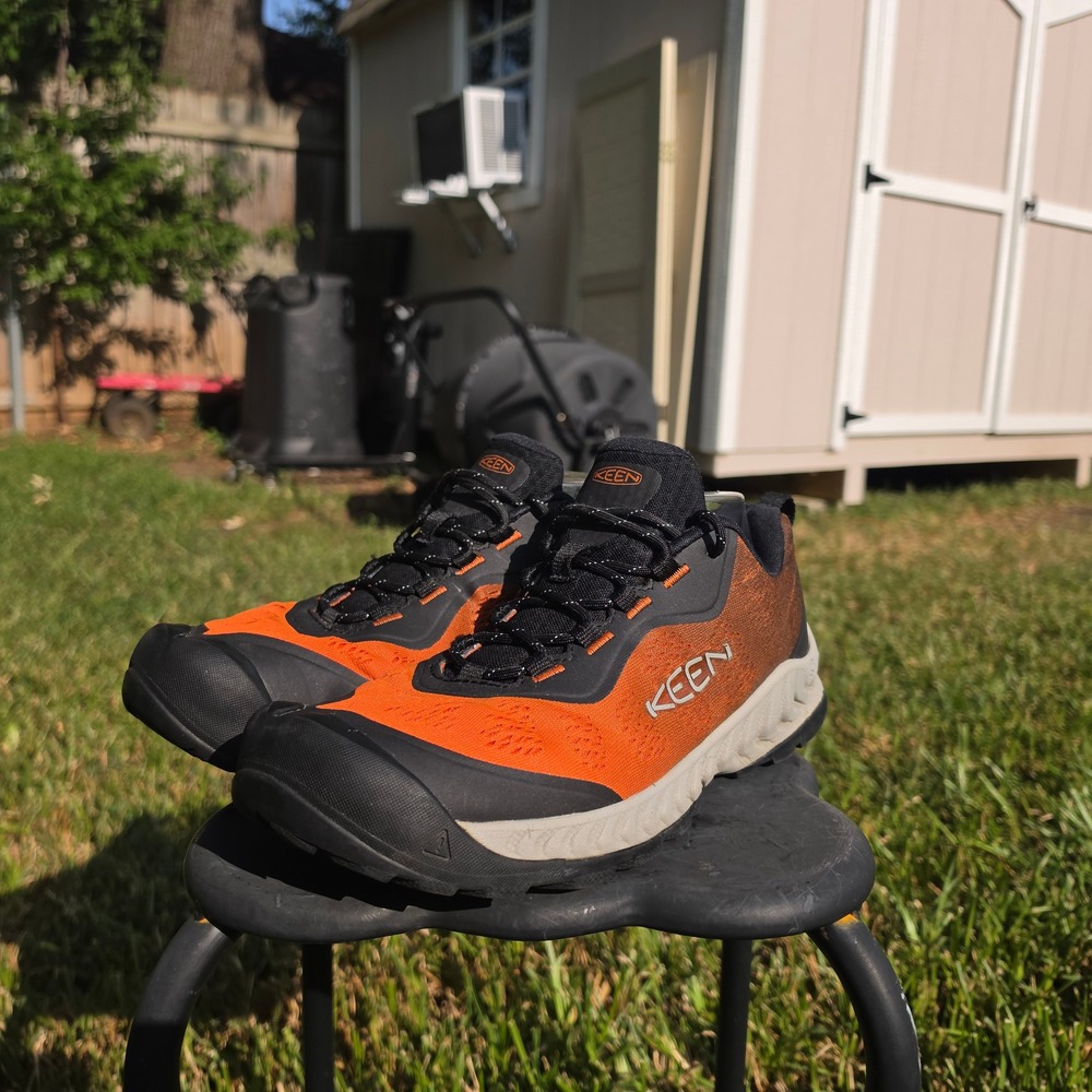KEEN NXIS EVO Mens Hiking Shoes Orange Black Trail Sneakers 1027196 Size 10